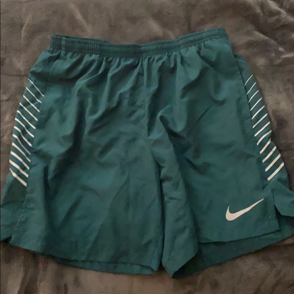 Nike running shorts w/ liner